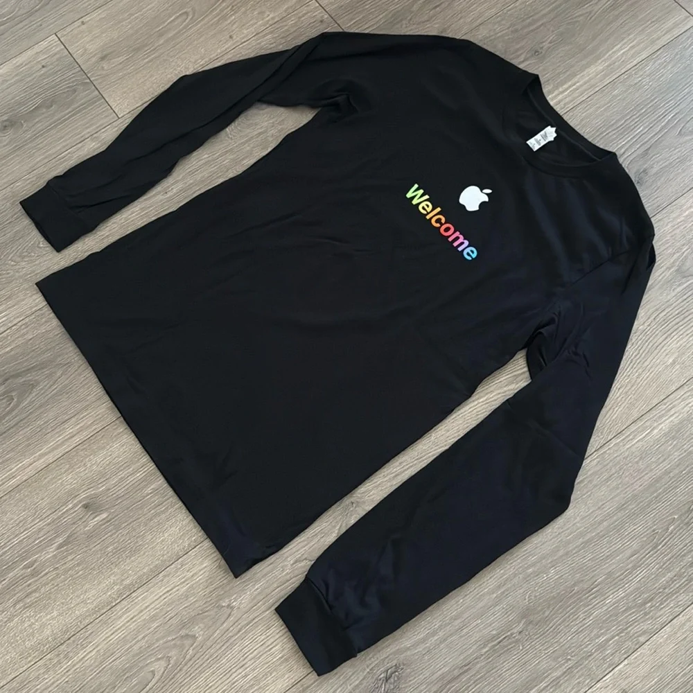  Apple Long Sleeve T-Shirt (Black) - Picture 3 of 4